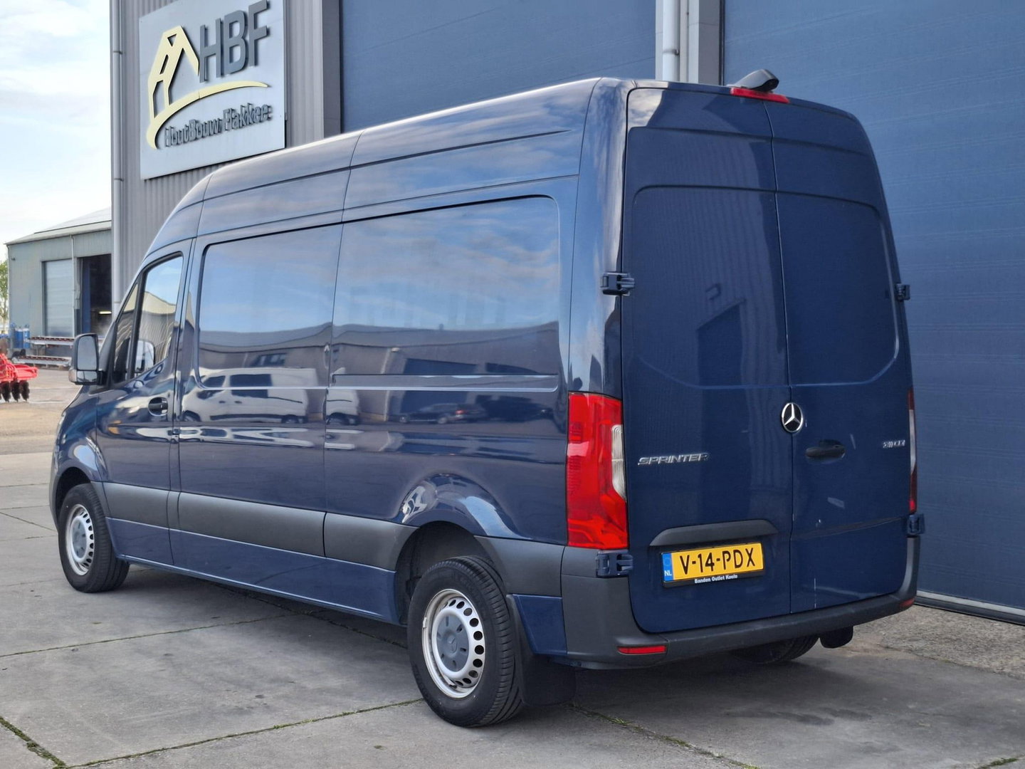 Mercedes-Benz Sprinter 311 2.2 CDI L2H2 - WDB9106331P133346 poetsen en foto’s maken