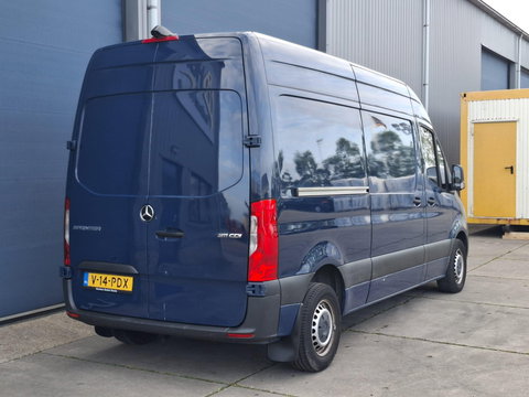 Mercedes-Benz Sprinter 311 2.2 CDI L2H2 - WDB9106331P133346 poetsen en foto’s maken