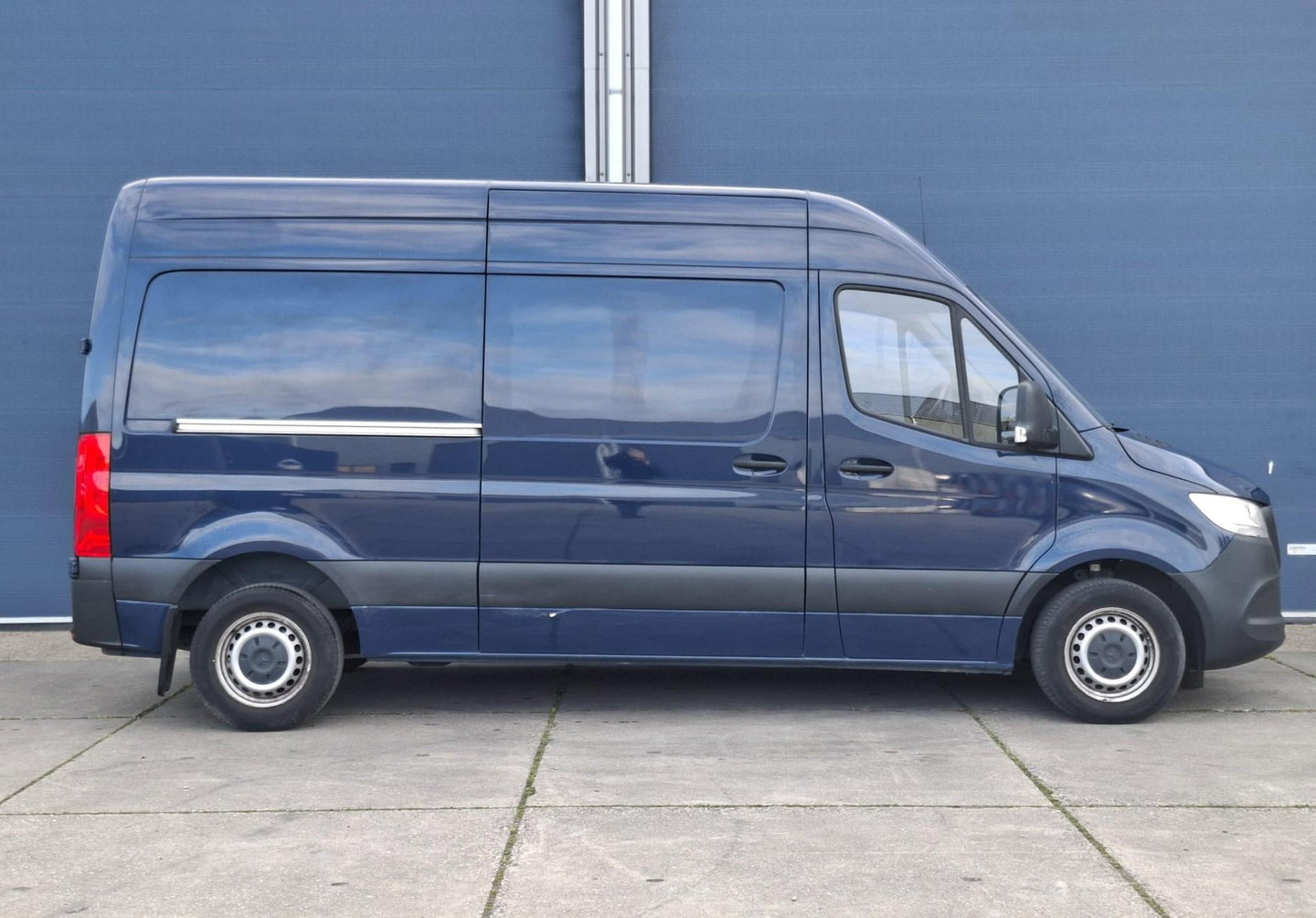 Mercedes-Benz Sprinter 311 2.2 CDI L2H2 - WDB9106331P133346 poetsen en foto’s maken