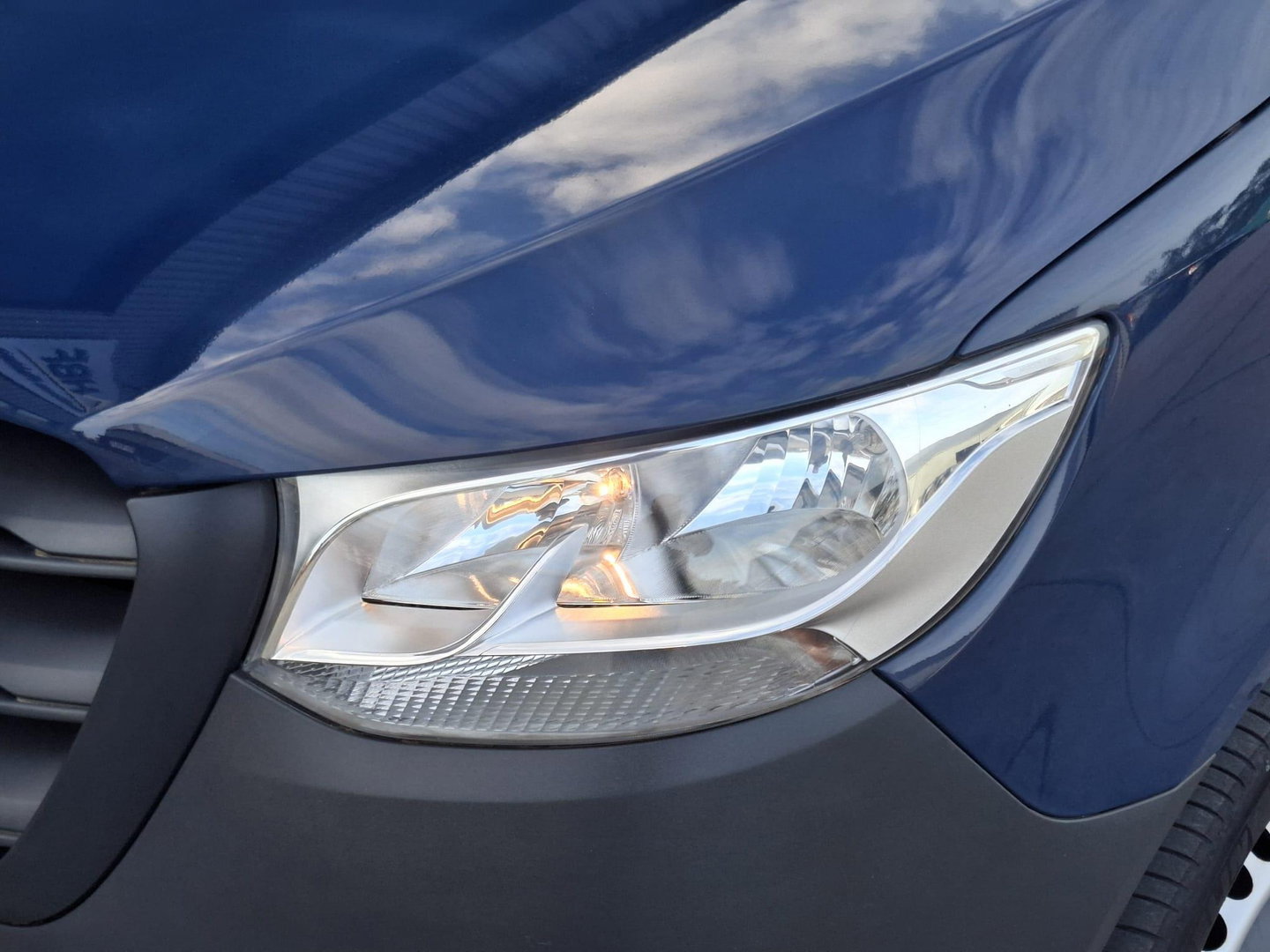 Mercedes-Benz Sprinter 311 2.2 CDI L2H2 - WDB9106331P133346 poetsen en foto’s maken