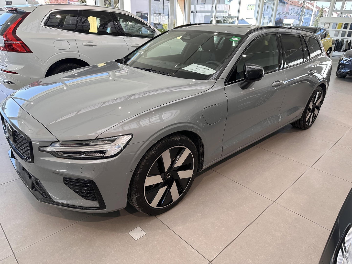 Volvo V60 T8 AWD Ultra Dark Bowers & Willkins 360 Cam Stoelvent. Massage