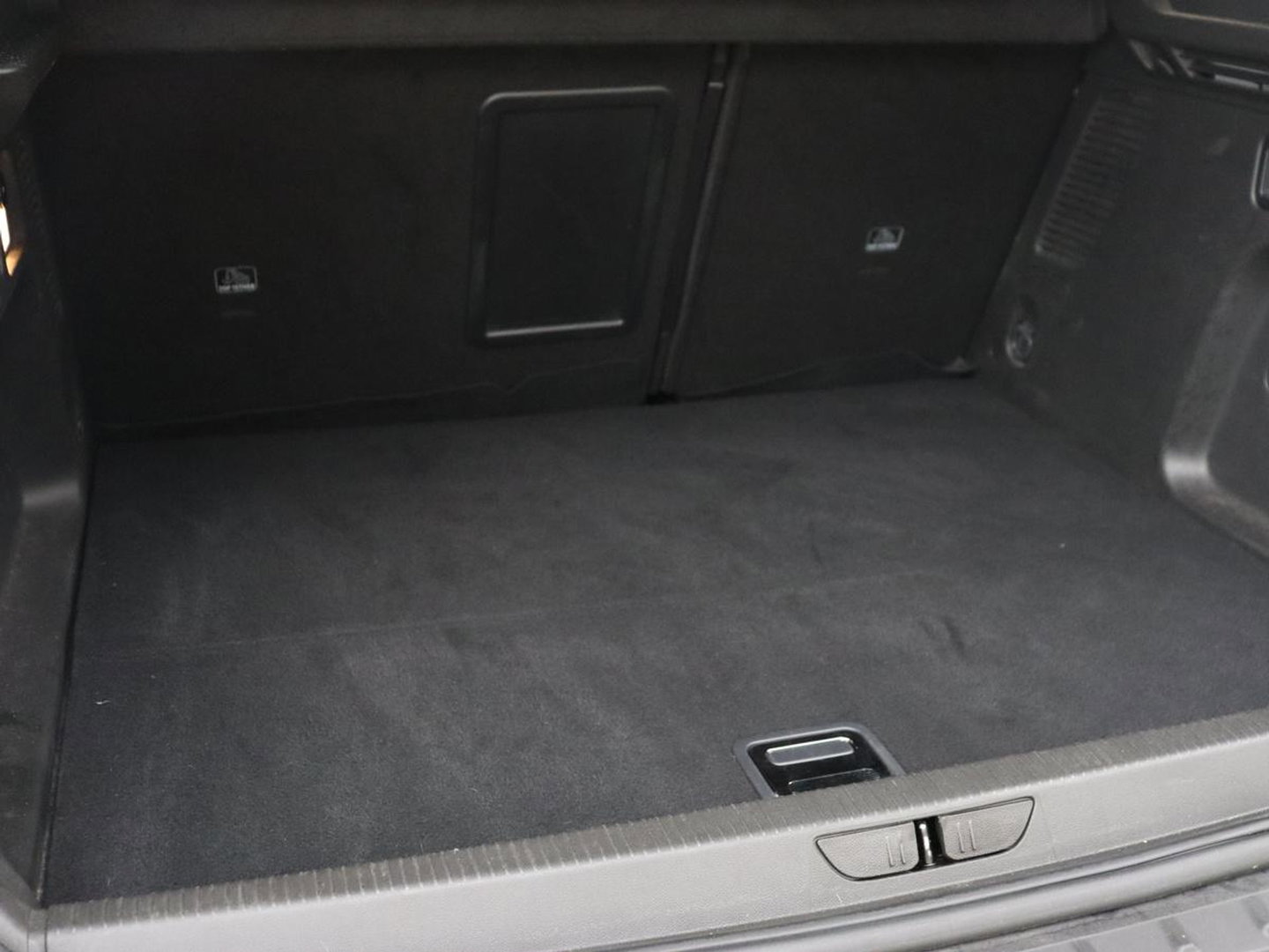 Opel Grandland X 1.6 Turbo Hybrid Elegance | SOH 90,2% | Carplay | Camera | Full LED | Half leder | Navigatie | Parkeerhulp | Climate control | Bluetooth | Cruise control | 56.000km NAP | PHEV | Plug In