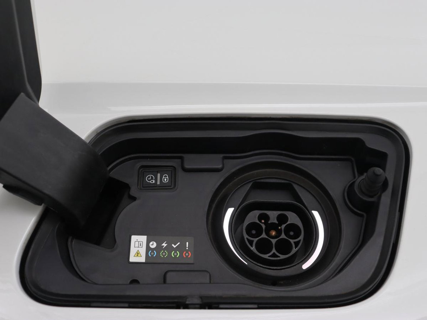 Opel Grandland X 1.6 Turbo Hybrid Elegance | SOH 90,2% | Carplay | Camera | Full LED | Half leder | Navigatie | Parkeerhulp | Climate control | Bluetooth | Cruise control | 56.000km NAP | PHEV | Plug In