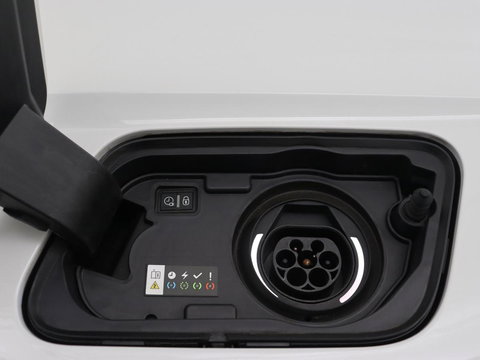 Opel Grandland X 1.6 Turbo Hybrid Elegance | SOH 90,2% | Carplay | Camera | Full LED | Half leder | Navigatie | Parkeerhulp | Climate control | Bluetooth | Cruise control | 56.000km NAP | PHEV | Plug In