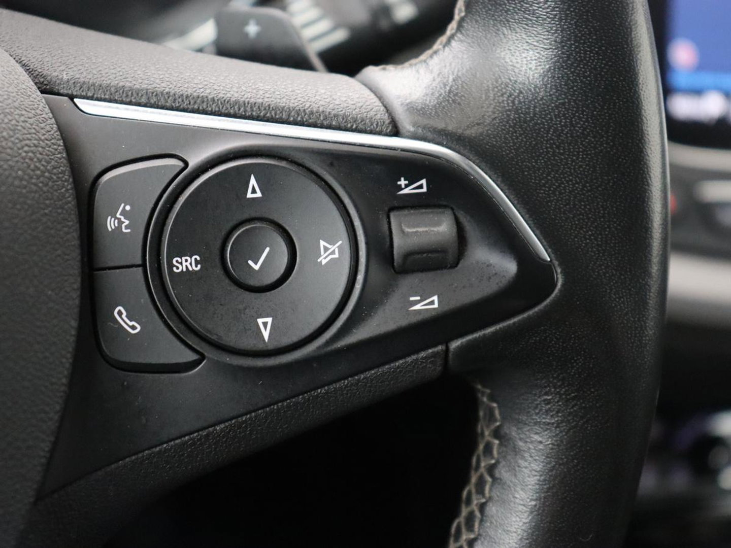 Opel Grandland X 1.6 Turbo Hybrid Elegance | SOH 90,2% | Carplay | Camera | Full LED | Half leder | Navigatie | Parkeerhulp | Climate control | Bluetooth | Cruise control | 56.000km NAP | PHEV | Plug In