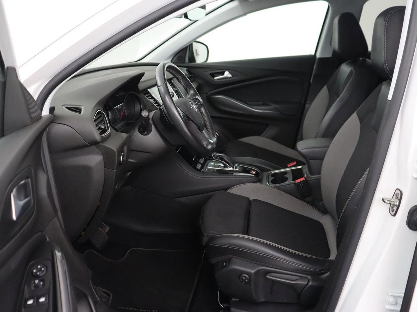 Opel Grandland X 1.6 Turbo Hybrid Elegance | SOH 90,2% | Carplay | Camera | Full LED | Half leder | Navigatie | Parkeerhulp | Climate control | Bluetooth | Cruise control | 56.000km NAP | PHEV | Plug In