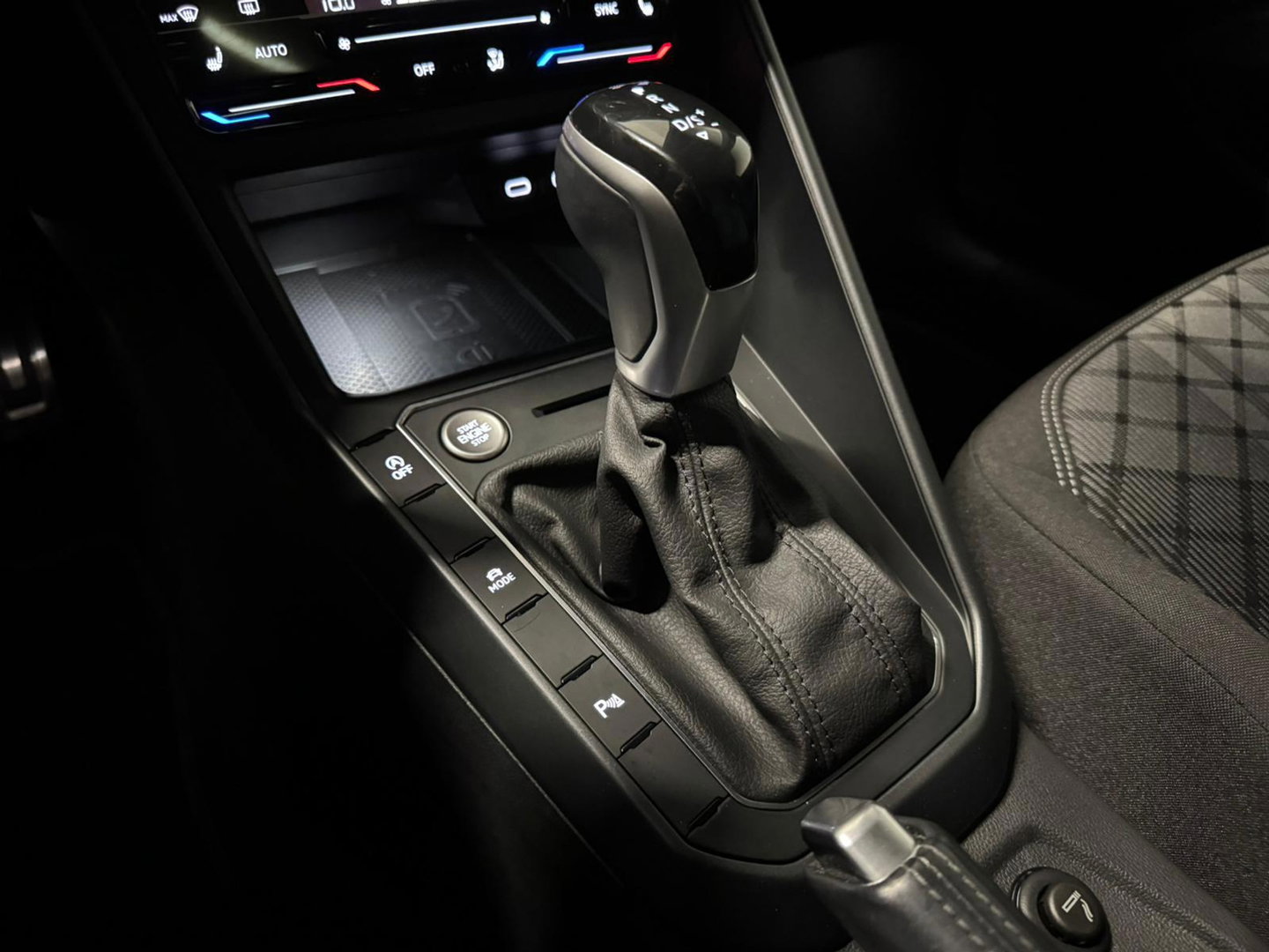 Volkswagen Polo 1.0 TSI R-Line PANO KEYLESS CAM