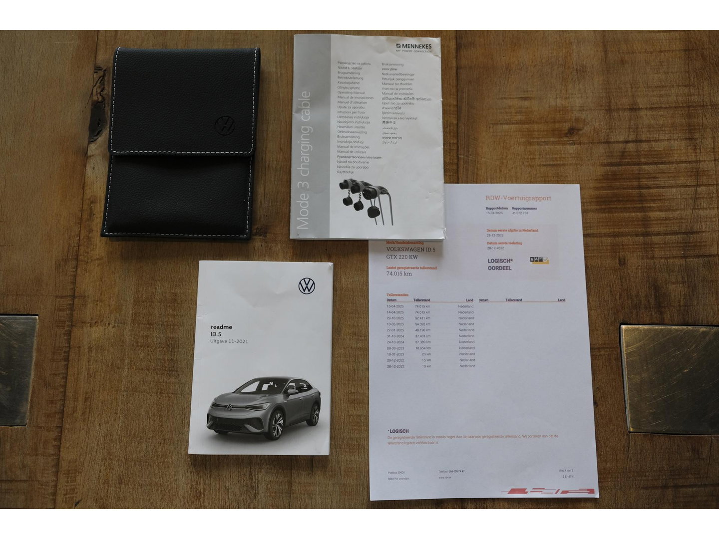 Volkswagen ID.5 GTX 300pk 77 kWh Sportstoelen Warmtepomp Trekhaak elektrisch NLauto 1e Eigenaar