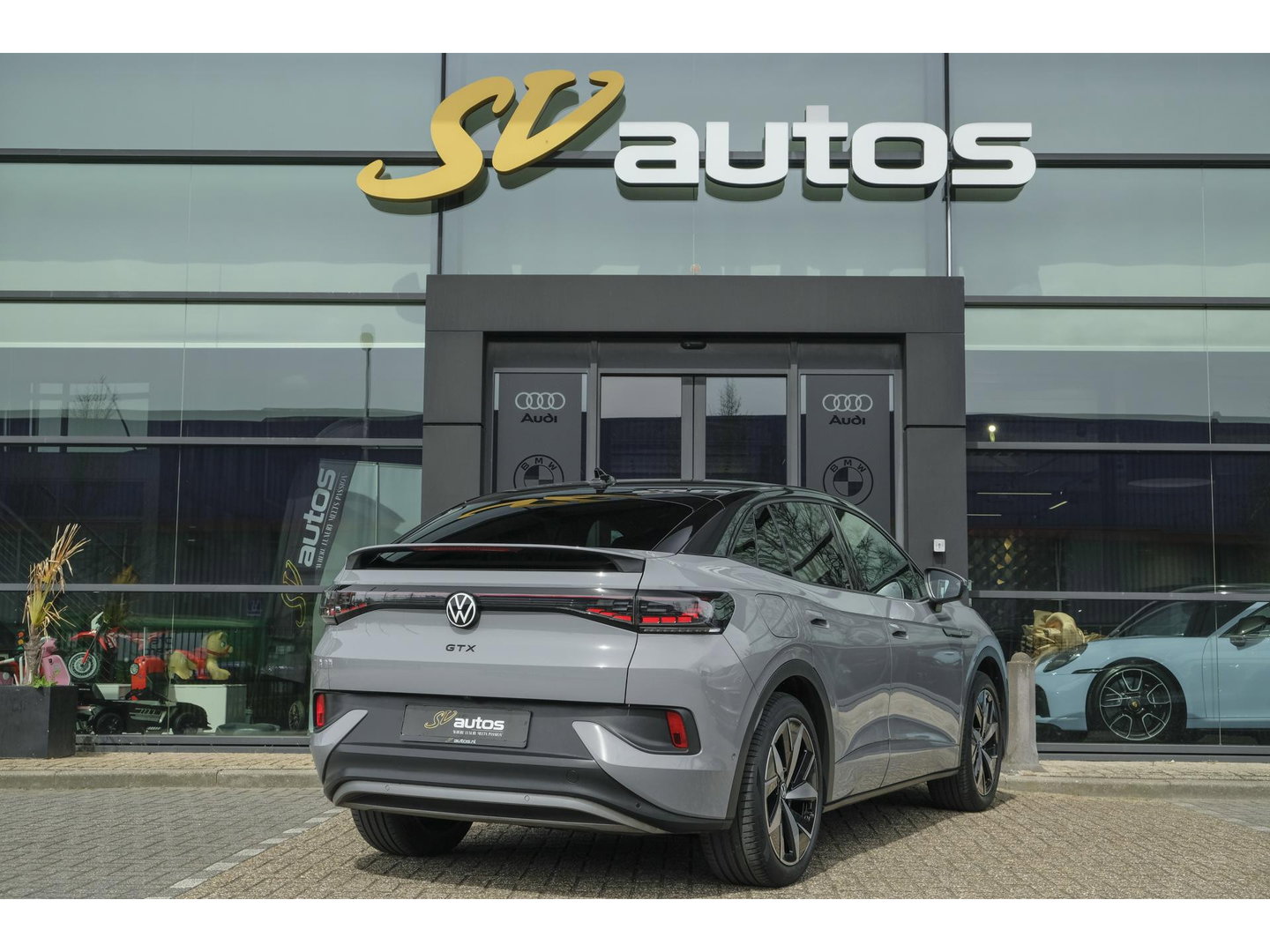 Volkswagen ID.5 GTX 300pk 77 kWh Sportstoelen Warmtepomp Trekhaak elektrisch NLauto 1e Eigenaar