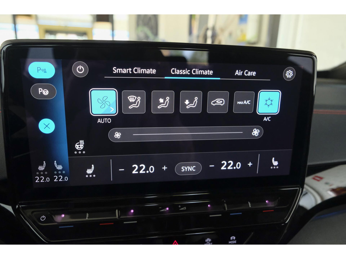 Volkswagen ID.5 GTX 300pk 77 kWh Sportstoelen Warmtepomp Trekhaak elektrisch NLauto 1e Eigenaar