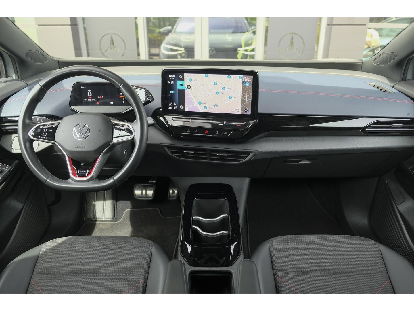 Volkswagen ID.5 GTX 300pk 77 kWh Sportstoelen Warmtepomp Trekhaak elektrisch NLauto 1e Eigenaar