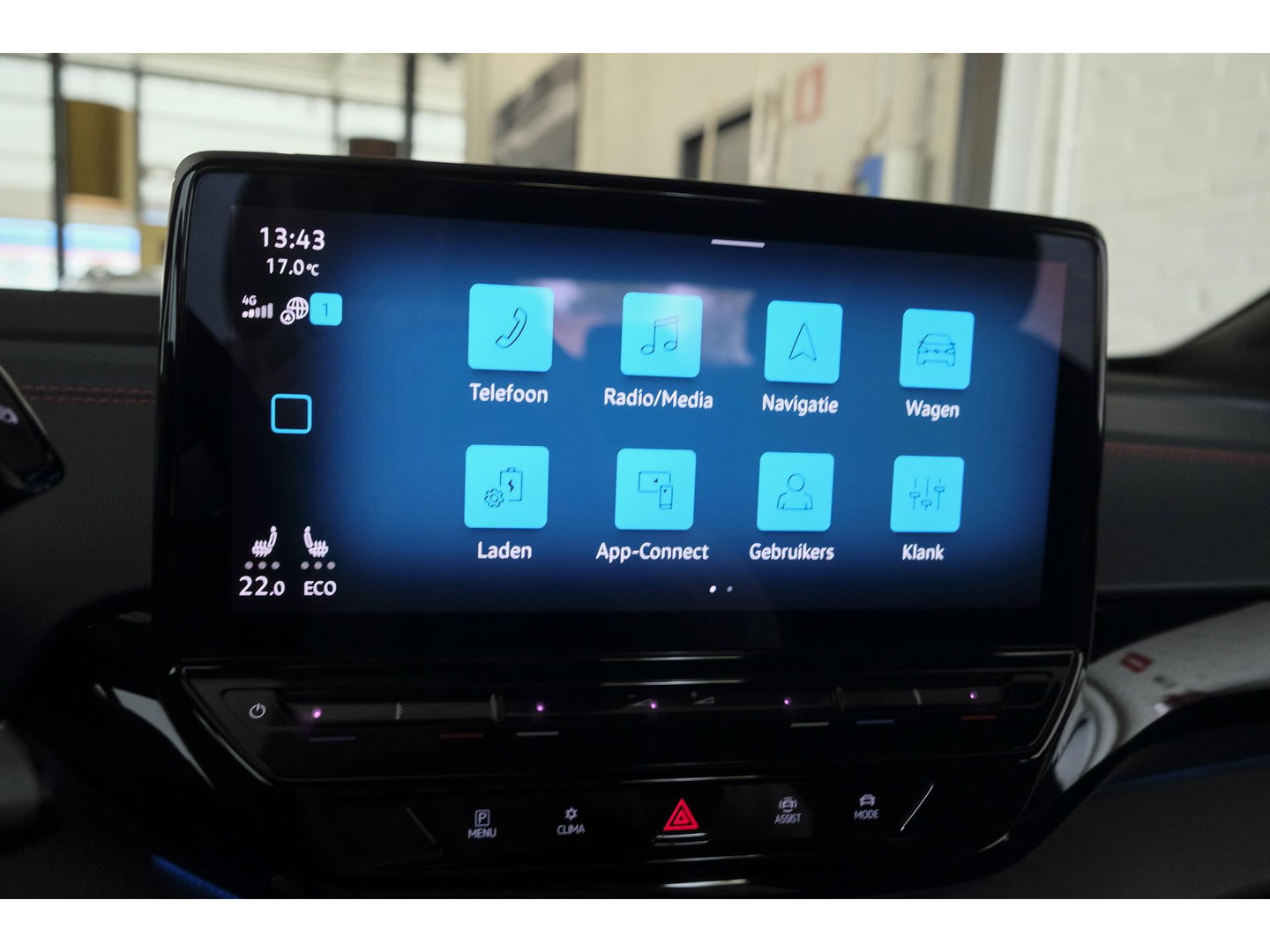 Volkswagen ID.5 GTX 300pk 77 kWh Sportstoelen Warmtepomp Trekhaak elektrisch NLauto 1e Eigenaar