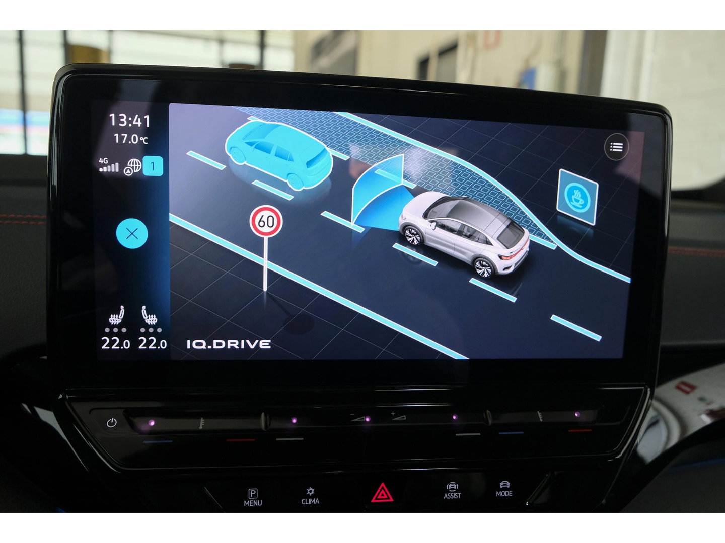 Volkswagen ID.5 GTX 300pk 77 kWh Sportstoelen Warmtepomp Trekhaak elektrisch NLauto 1e Eigenaar