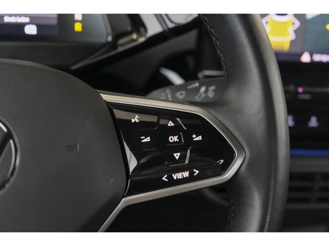 Volkswagen ID.5 GTX 300pk 77 kWh Sportstoelen Warmtepomp Trekhaak elektrisch NLauto 1e Eigenaar