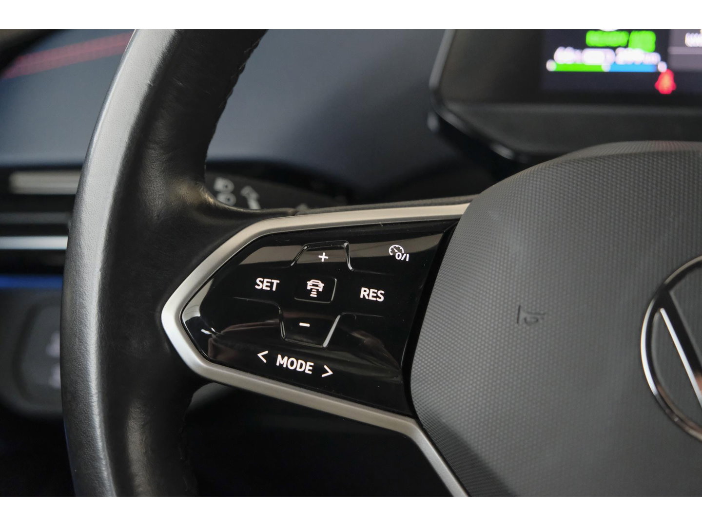 Volkswagen ID.5 GTX 300pk 77 kWh Sportstoelen Warmtepomp Trekhaak elektrisch NLauto 1e Eigenaar