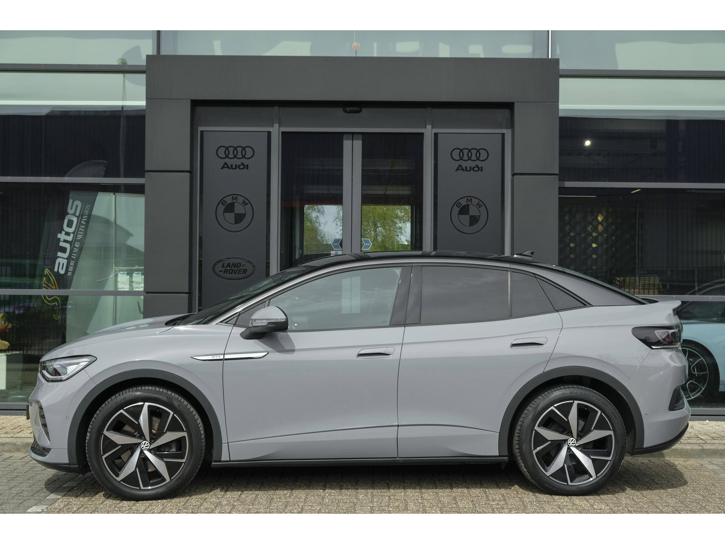 Volkswagen ID.5 GTX 300pk 77 kWh Sportstoelen Warmtepomp Trekhaak elektrisch NLauto 1e Eigenaar