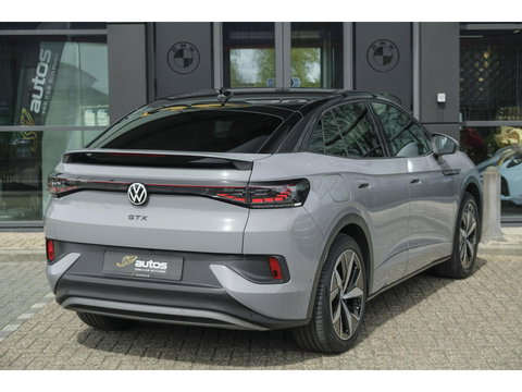Volkswagen ID.5 GTX 300pk 77 kWh Sportstoelen Warmtepomp Trekhaak elektrisch NLauto 1e Eigenaar