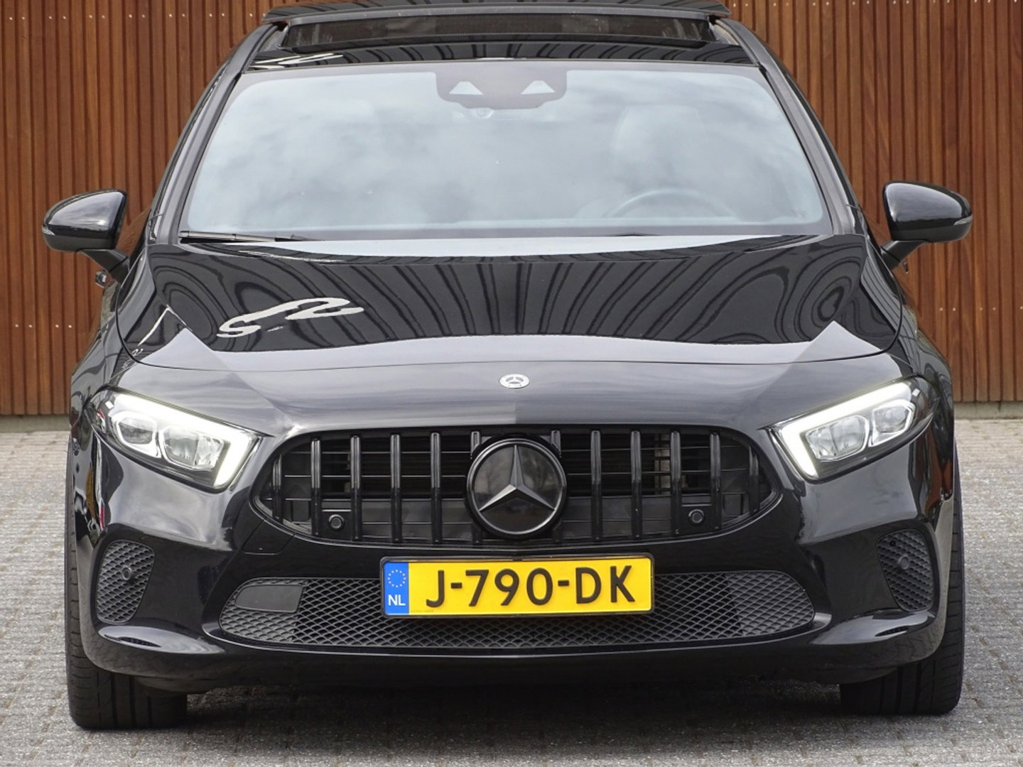 Mercedes-Benz A-Klasse 180 d automaat / Bns Sol. Lux. / AMG / LED *NAP*