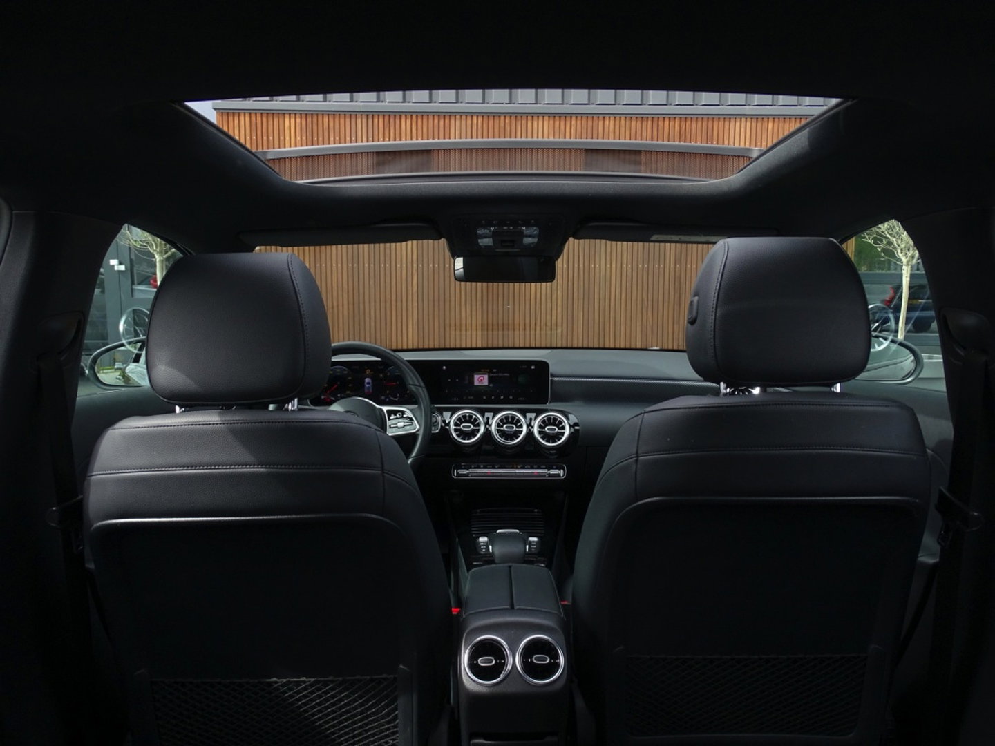 Mercedes-Benz A-Klasse 180 d automaat / Bns Sol. Lux. / AMG / LED *NAP*