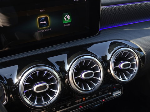 Mercedes-Benz A-Klasse 180 d automaat / Bns Sol. Lux. / AMG / LED *NAP*