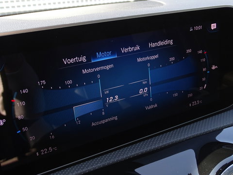 Mercedes-Benz A-Klasse 180 d automaat / Bns Sol. Lux. / AMG / LED *NAP*