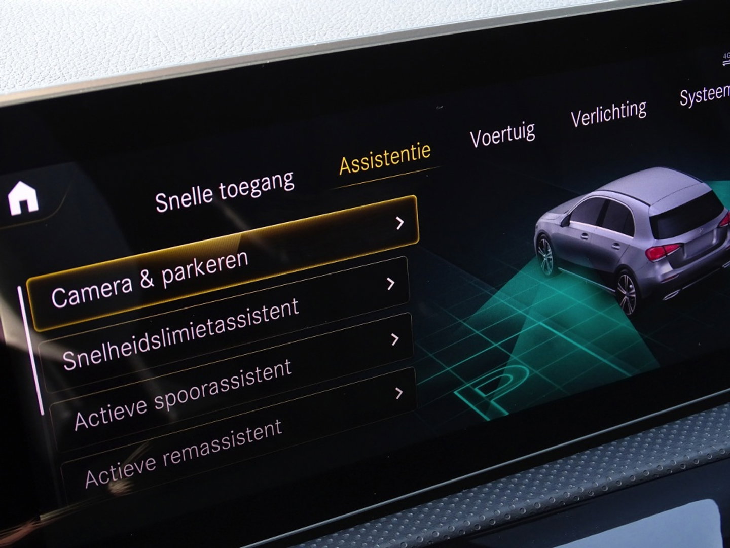 Mercedes-Benz A-Klasse 180 d automaat / Bns Sol. Lux. / AMG / LED *NAP*