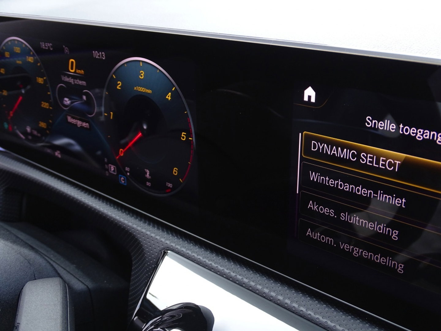 Mercedes-Benz A-Klasse 180 d automaat / Bns Sol. Lux. / AMG / LED *NAP*