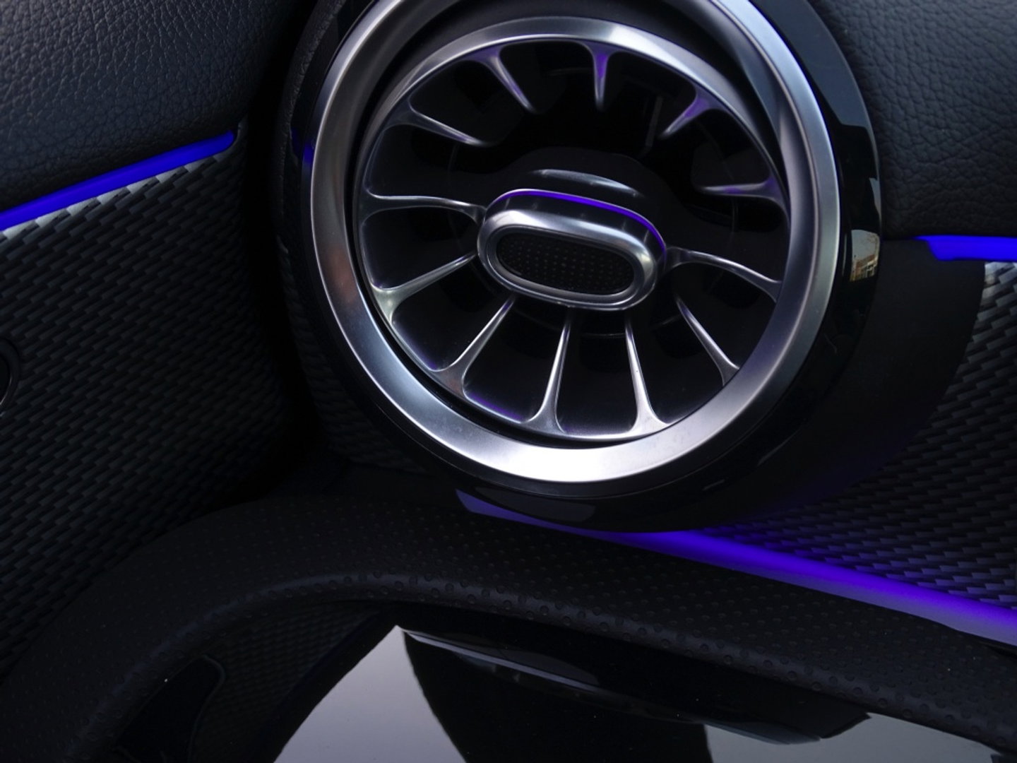 Mercedes-Benz A-Klasse 180 d automaat / Bns Sol. Lux. / AMG / LED *NAP*