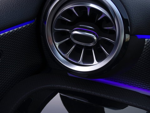 Mercedes-Benz A-Klasse 180 d automaat / Bns Sol. Lux. / AMG / LED *NAP*