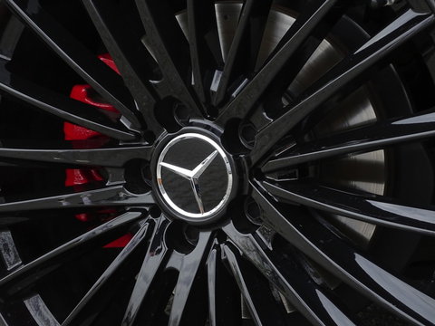 Mercedes-Benz A-Klasse 180 d automaat / Bns Sol. Lux. / AMG / LED *NAP*