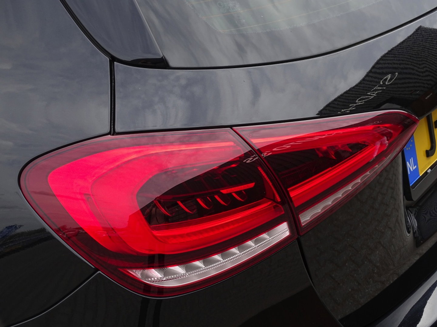 Mercedes-Benz A-Klasse 180 d automaat / Bns Sol. Lux. / AMG / LED *NAP*