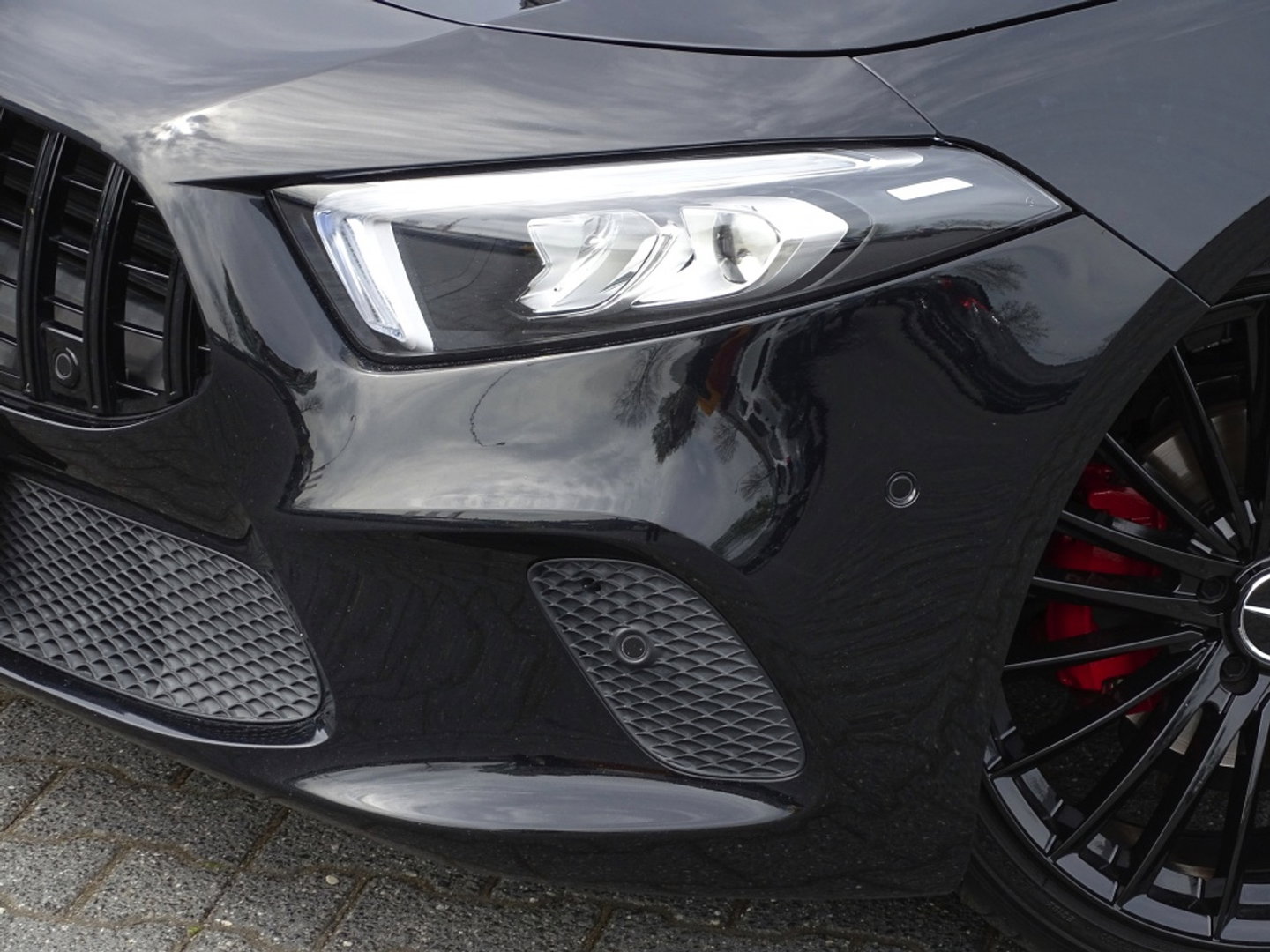 Mercedes-Benz A-Klasse 180 d automaat / Bns Sol. Lux. / AMG / LED *NAP*