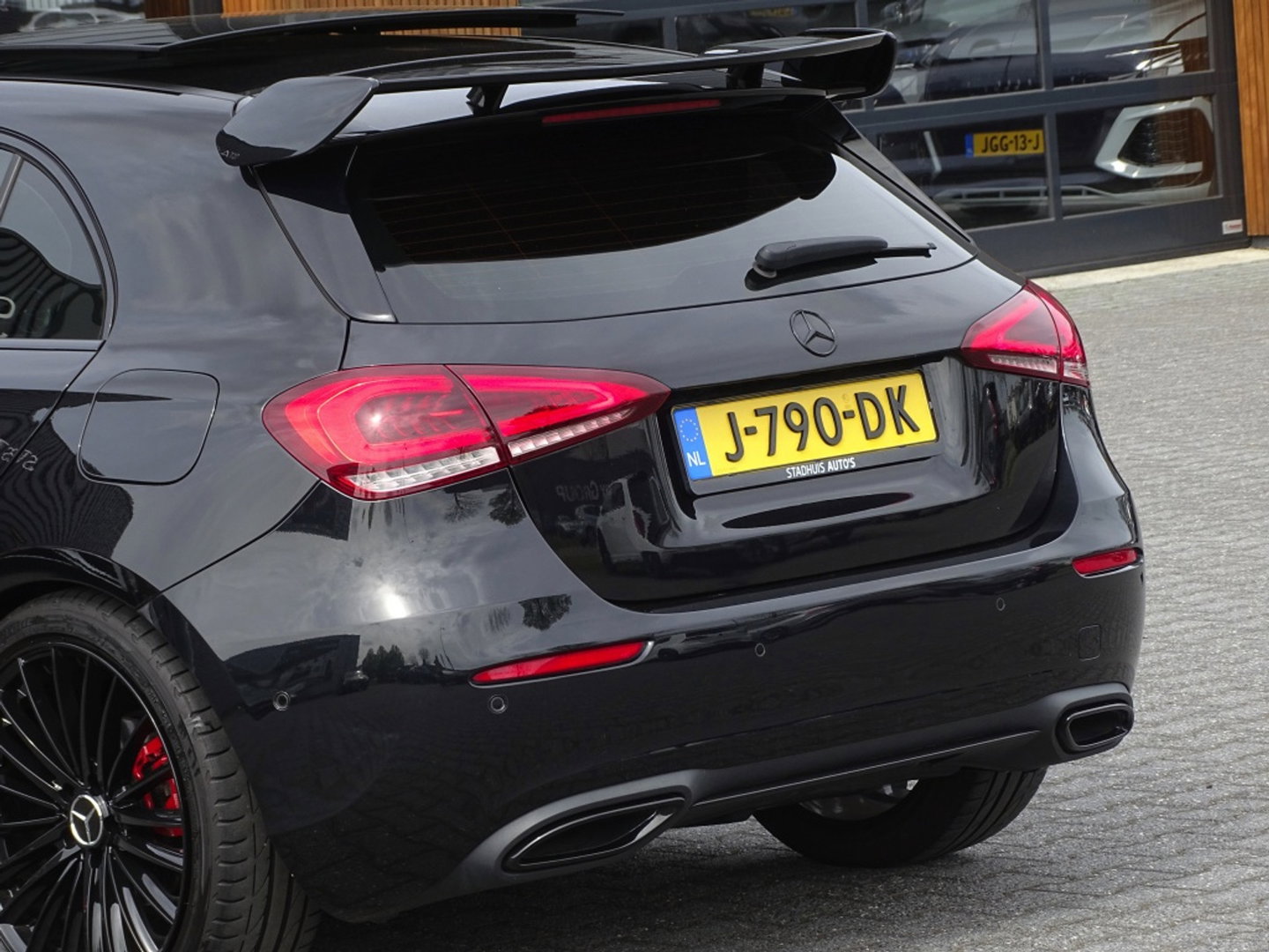 Mercedes-Benz A-Klasse 180 d automaat / Bns Sol. Lux. / AMG / LED *NAP*