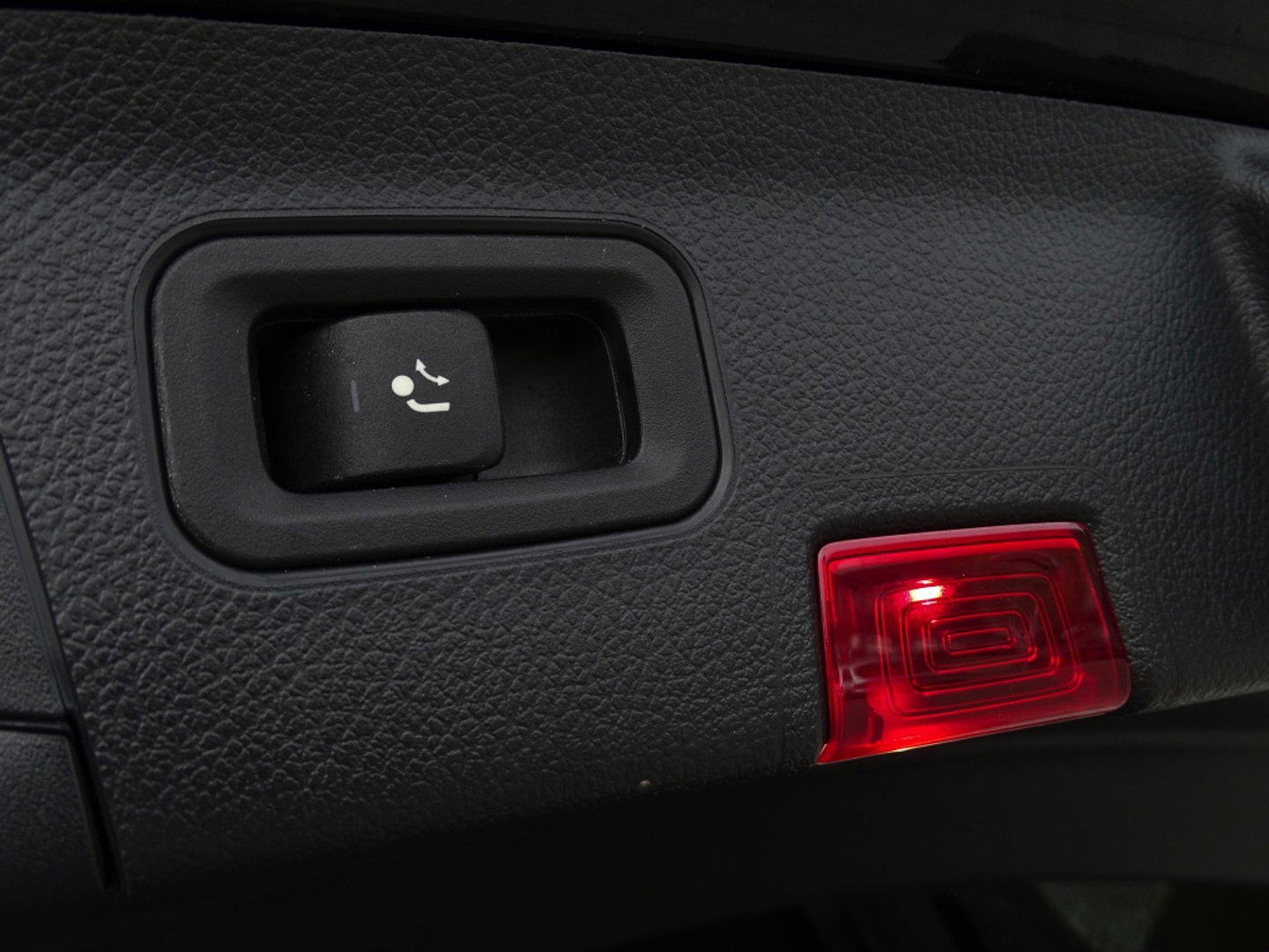 Mercedes-Benz A-Klasse 180 d automaat / Bns Sol. Lux. / AMG / LED *NAP*