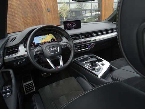 Audi Q7 3.0 TFSI V6T 334PK Quattro / S-Line / Nachtzicht / 360° / 7 Pers