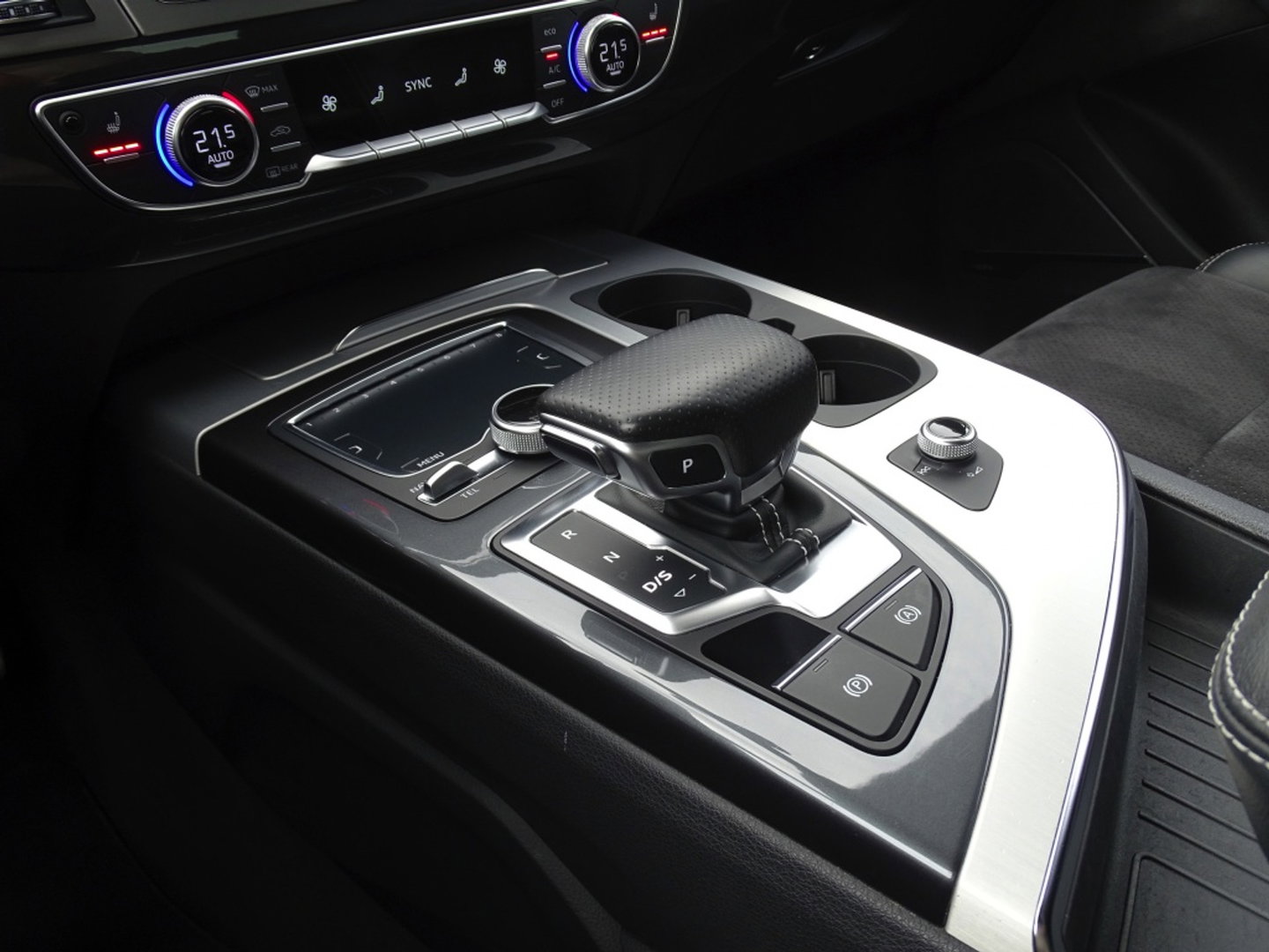 Audi Q7 3.0 TFSI V6T 334PK Quattro / S-Line / Nachtzicht / 360° / 7 Pers