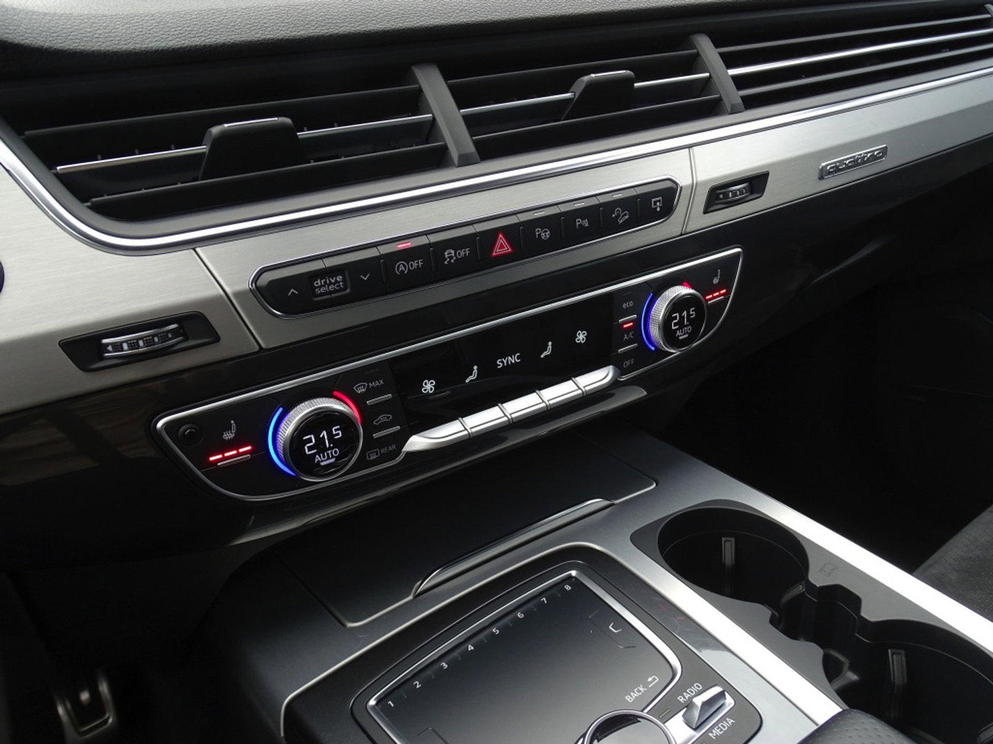 Audi Q7 3.0 TFSI V6T 334PK Quattro / S-Line / Nachtzicht / 360° / 7 Pers