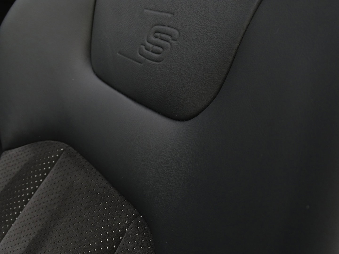 Audi Q7 3.0 TFSI V6T 334PK Quattro / S-Line / Nachtzicht / 360° / 7 Pers