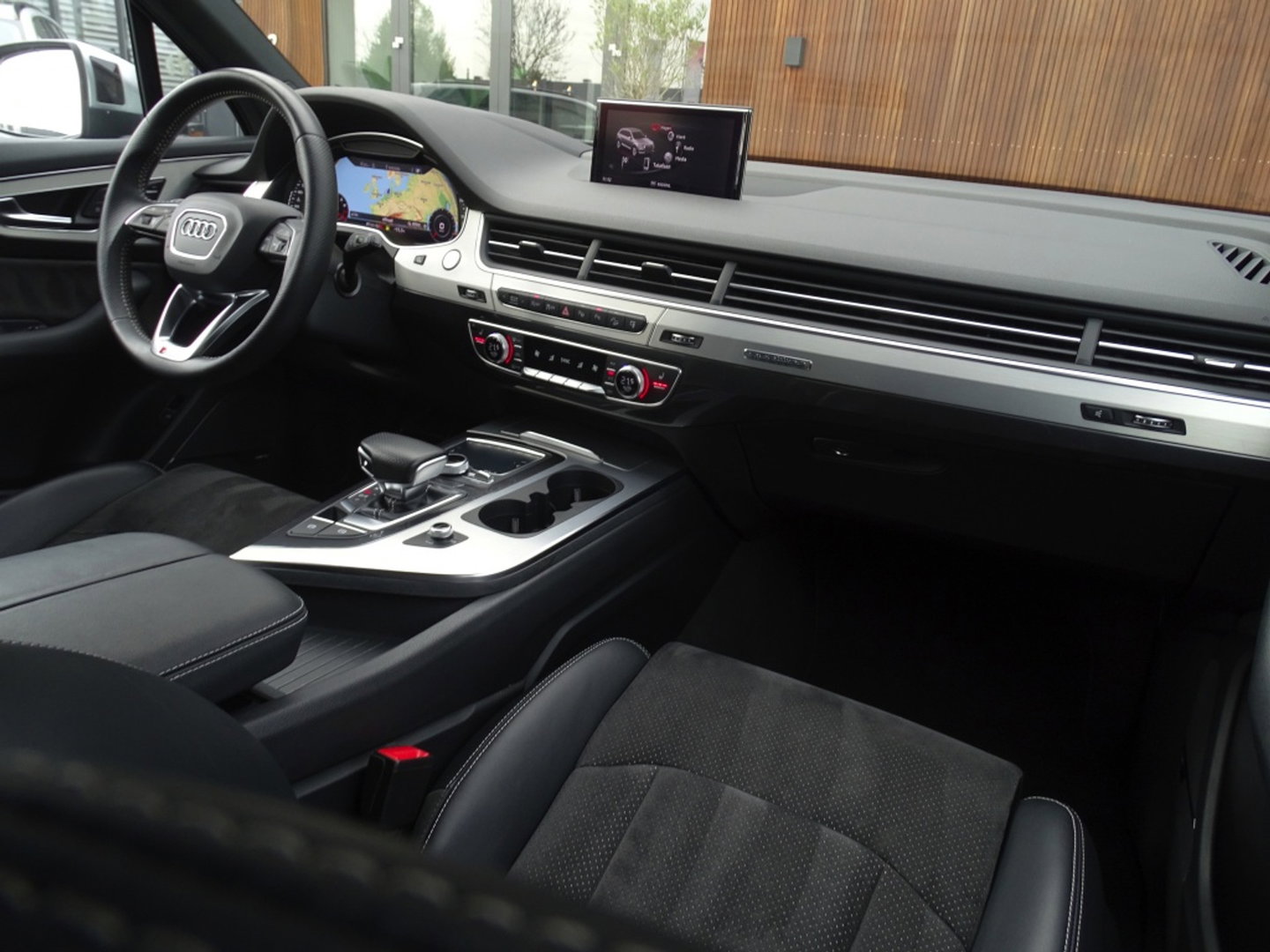 Audi Q7 3.0 TFSI V6T 334PK Quattro / S-Line / Nachtzicht / 360° / 7 Pers