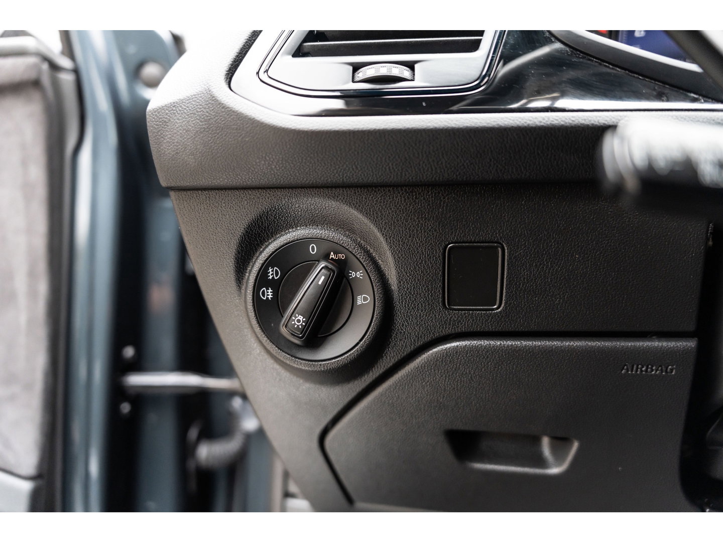 SEAT Leon 2.0 TSI CUPRA CARBON EDITION BREMBO BEATS PANO