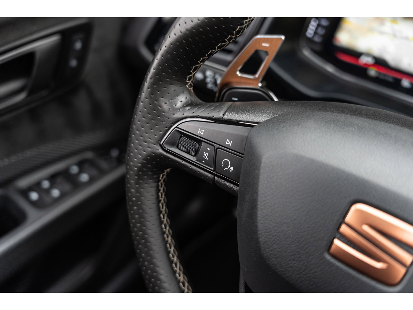 SEAT Leon 2.0 TSI CUPRA CARBON EDITION BREMBO BEATS PANO