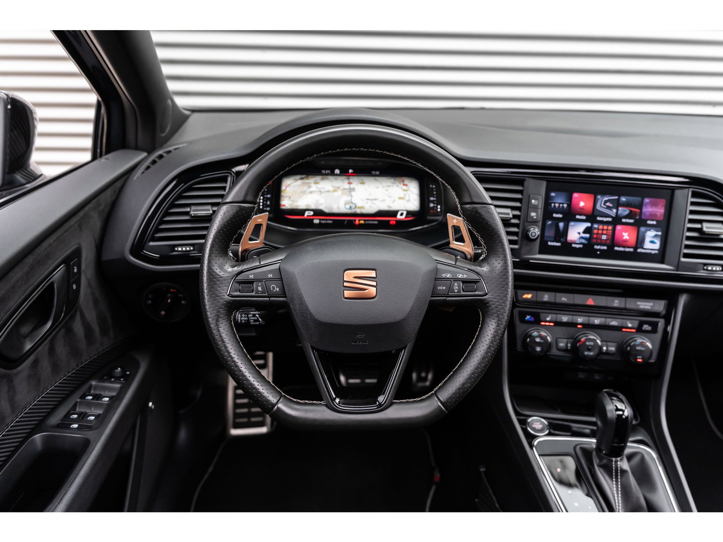 SEAT Leon 2.0 TSI CUPRA CARBON EDITION BREMBO BEATS PANO