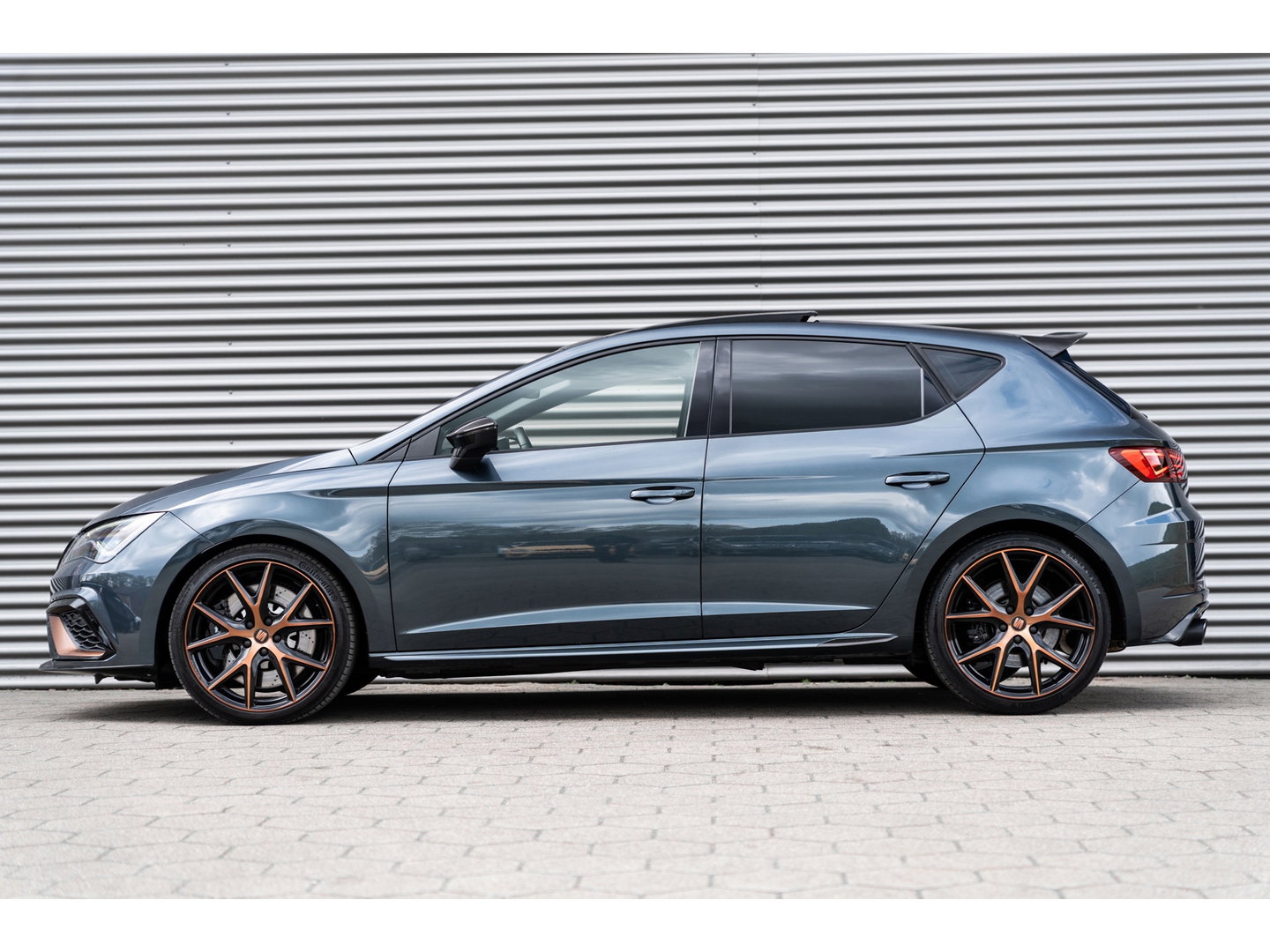 SEAT Leon 2.0 TSI CUPRA CARBON EDITION BREMBO BEATS PANO