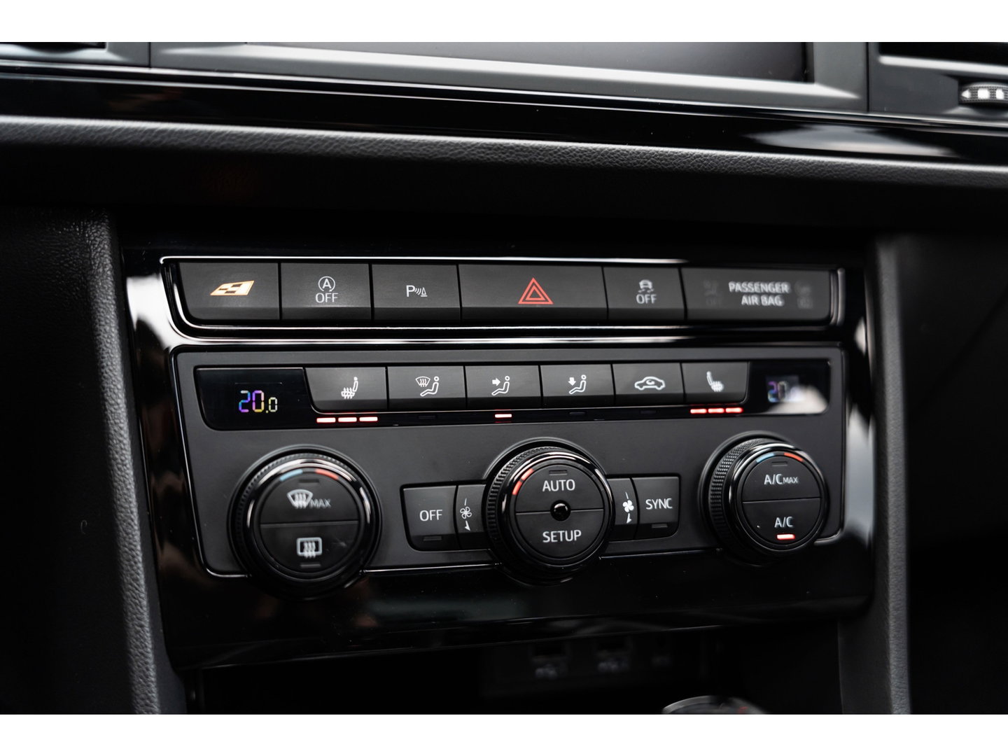 SEAT Leon 2.0 TSI CUPRA CARBON EDITION BREMBO BEATS PANO