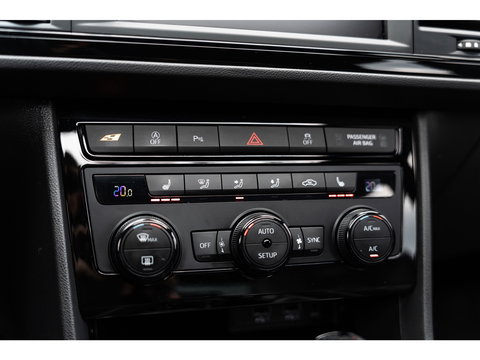 SEAT Leon 2.0 TSI CUPRA CARBON EDITION BREMBO BEATS PANO