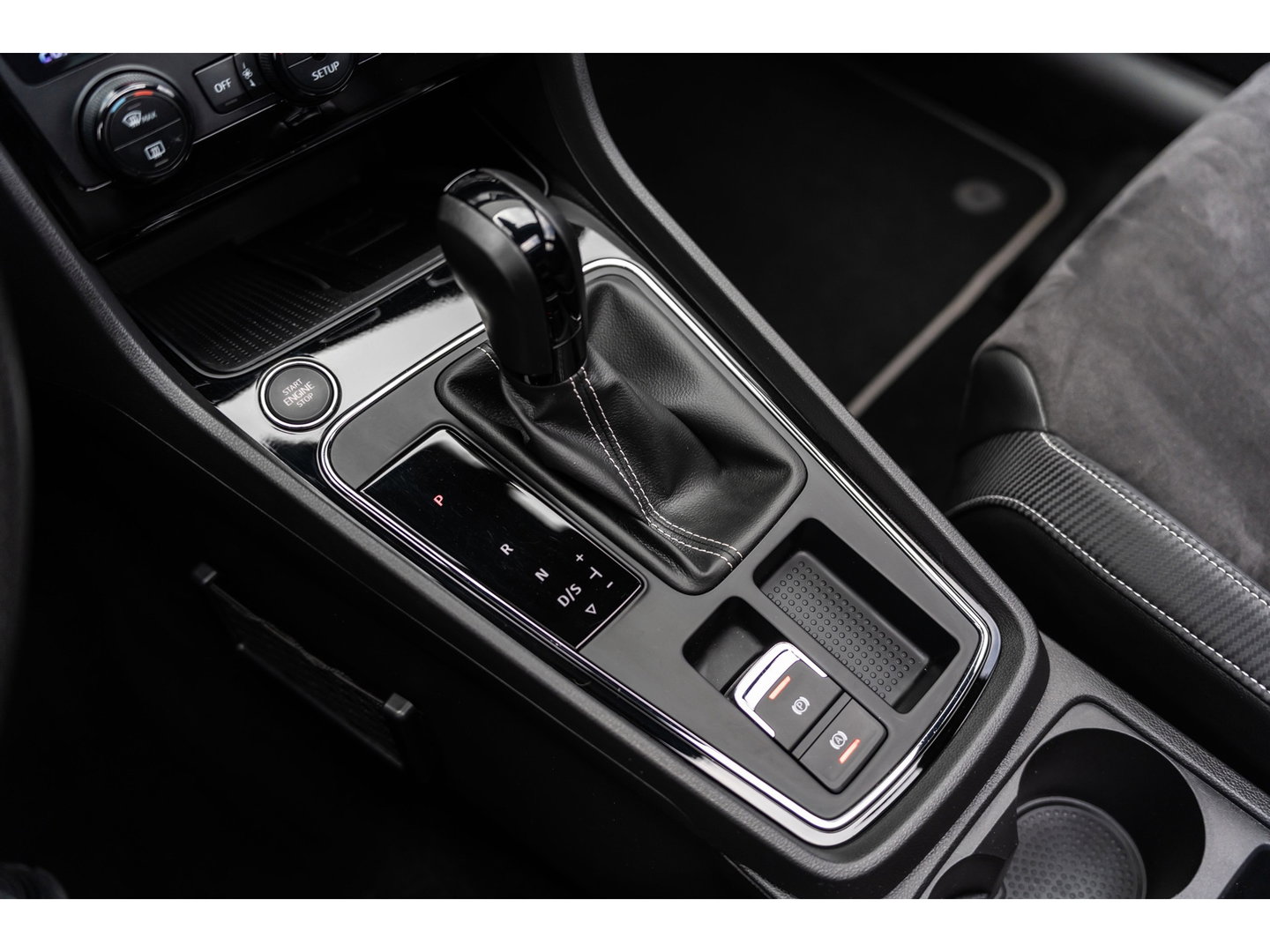 SEAT Leon 2.0 TSI CUPRA CARBON EDITION BREMBO BEATS PANO