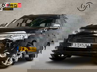 Mitsubishi Outlander - 2.0 PHEV Deluxe 203Pk Automaat (SCHUIFDAK, NAVIGATIE, LEDER, STOELVERWARMING, ELEK SPORTSTOELEN, CAMERA, GETINT GLAS, TREKHAAK, NIEUWE APK, NIEUWSTAAT)