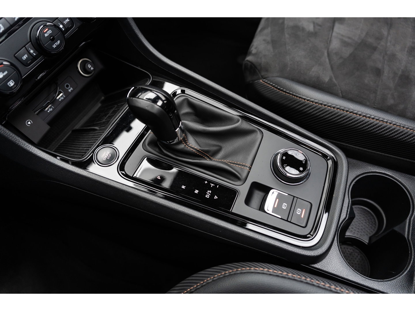 CUPRA Ateca 2.0 TSI 4DRIVE PANO BREMBO TREKHAAK BEATS KEYLESS