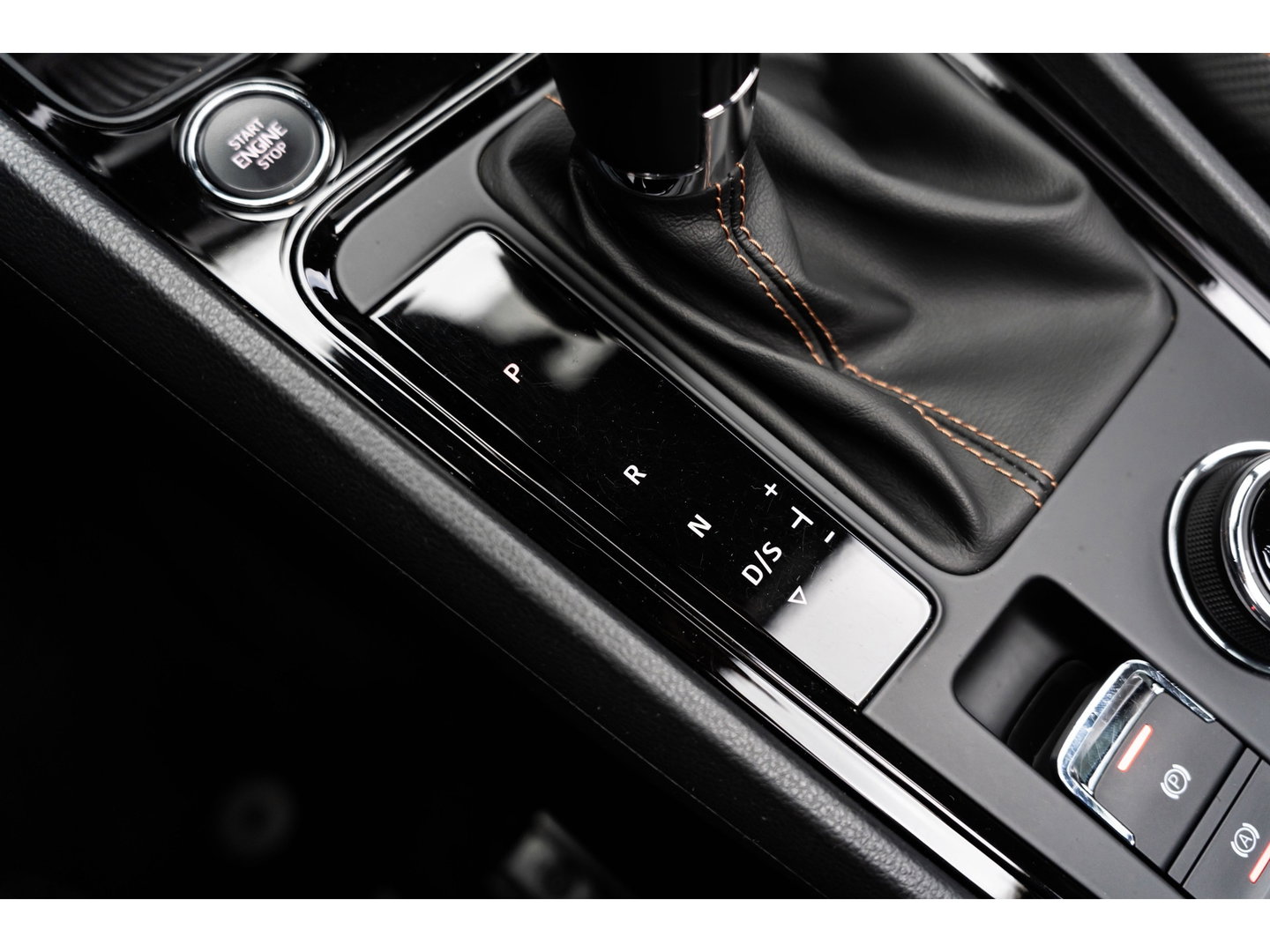 CUPRA Ateca 2.0 TSI 4DRIVE PANO BREMBO TREKHAAK BEATS KEYLESS