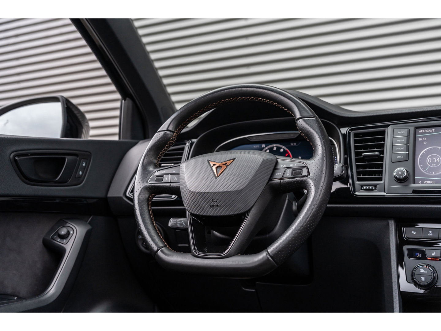CUPRA Ateca 2.0 TSI 4DRIVE PANO BREMBO TREKHAAK BEATS KEYLESS